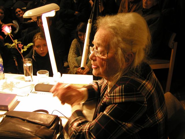 Hilde Domin am 22. Februar 2004 in Göttingen